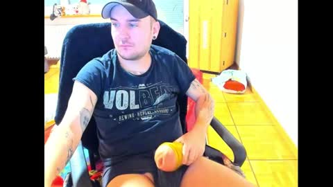 Snapshot of ohihoe92 chatting on December 27, 5:26 pm Chris online show from December 27, 5:26 pm