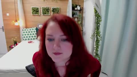 Snapshot of ohladyplease chatting on November 5, 6:46 am OhLadyPlease online show from November 5, 6:46 am