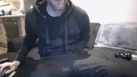 TheDee online show from December 15, 8:04 pm