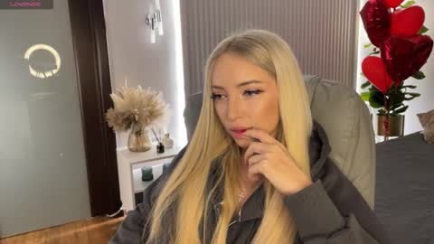 Emma online show from February 24, 1:14 am