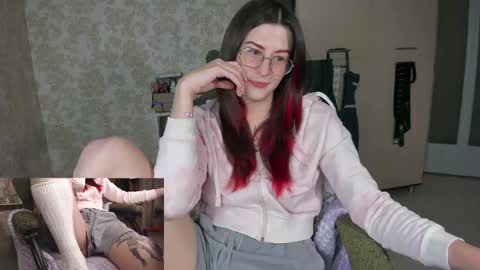 Snapshot of ohmygoddestkimmy chatting on September 28, 3:12 am Kmmy online show from September 28, 3:12 am