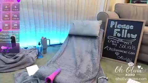 oholiviaxoxo online show from January 18, 1:04 pm