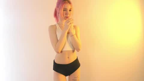 Emi and Ohpi online show from April 25, 1:41 pm