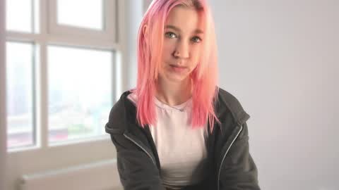 Emi and Ohpi online show from April 26, 8:45 am