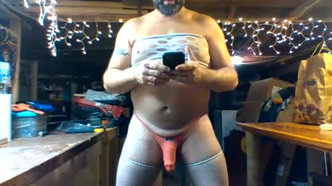 Snapshot of oileddick48 chatting on December 18, 5:21 pm Oileddick48 online show from December 18, 5:21 pm