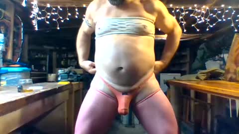 Snapshot of oileddick48 chatting on January 22, 4:02 am Oileddick48 online show from January 22, 4:02 am