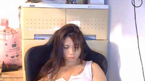 Snapshot of oinjer09 chatting on June 18, 2:12 am oinjer09 online show from June 18, 2:12 am