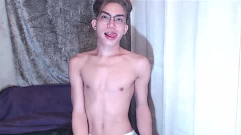 Snapshot of oishi1ii chatting on January 8, 10:48 am OISHI1II online show from January 8, 10:48 am