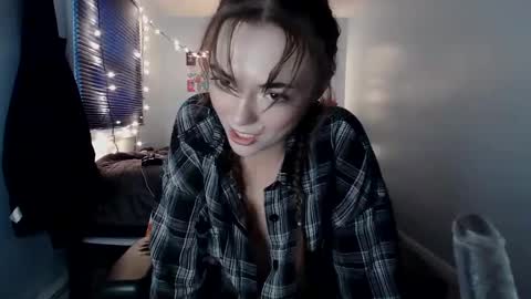 Snapshot of okalley19 chatting on September 19, 11:05 pm Alley asian bratty online show from September 19, 11:05 pm