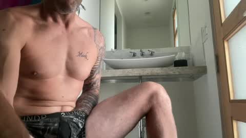 Snapshot of oki42 chatting on June 26, 2:43 pm oki42 online show from June 26, 2:43 pm
