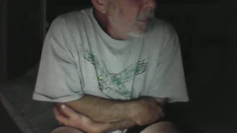 Snapshot of old_bald63 chatting on June 19, 7:01 am old_bald63 online show from June 19, 7:01 am