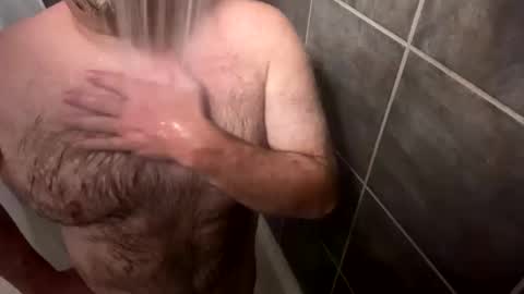 Snapshot of oldbones2 chatting on October 12, 12:31 am oldbones2 online show from October 12, 12:31 am