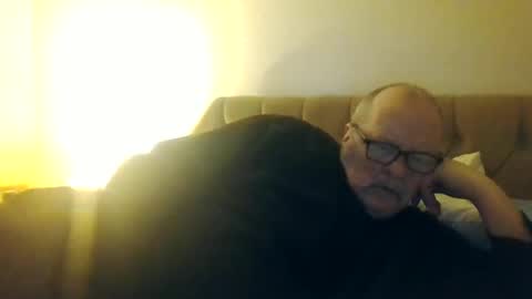 Snapshot of oldfkr69 chatting on February 10, 3:54 am oldfkr69 online show from February 10, 3:54 am