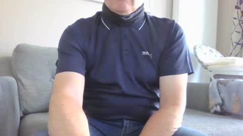 Snapshot of oldmanplays chatting on July 10, 11:35 am oldmanplays online show from July 10, 11:35 am