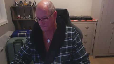 oldveteranuk online show from September 17, 4:47 am