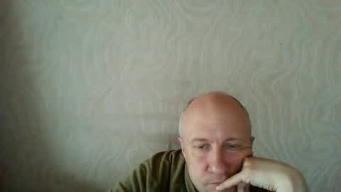 Snapshot of oleg365 chatting on April 23, 10:03 am figaro online show from April 23, 10:03 am