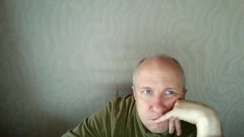 Snapshot of oleg365 chatting on April 27, 4:32 am figaro online show from April 27, 4:32 am