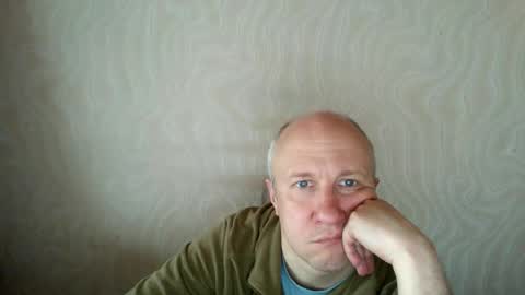 Snapshot of oleg365 chatting on April 30, 10:21 am figaro online show from April 30, 10:21 am