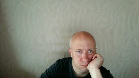 Snapshot of oleg365 chatting on May 11, 5:24 am figaro online show from May 11, 5:24 am