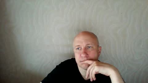 Snapshot of oleg365 chatting on May 16, 6:32 am figaro online show from May 16, 6:32 am
