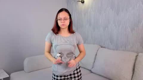 Snapshot of oleneweir chatting on November 15, 11:07 am Stella online show from November 15, 11:07 am