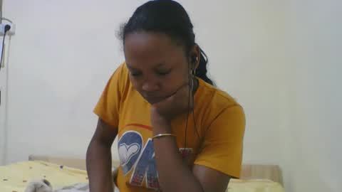 olgamariah203875 online show from April 12, 8:36 pm