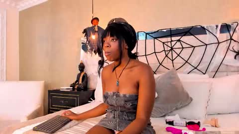 Snapshot of oliiviagarciaa chatting on October 13, 7:36 pm OliiviaGarciaa online show from October 13, 7:36 pm