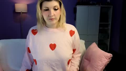 OliSunny Olivia online show from February 18, 6:37 pm