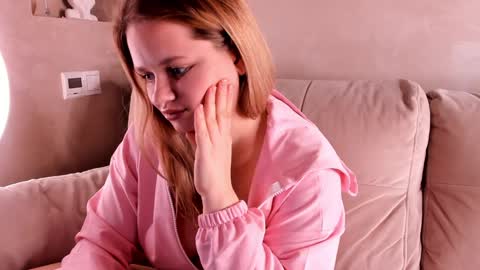 Snapshot of olisyasweet chatting on January 24, 11:56 pm olisyasweet online show from January 24, 11:56 pm