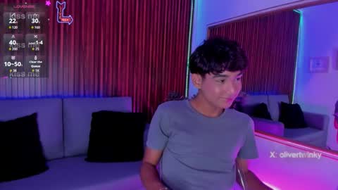 oliver20__ online show from March 25, 5:02 am