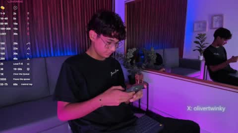 oliver20__ online show from April 2, 6:00 am