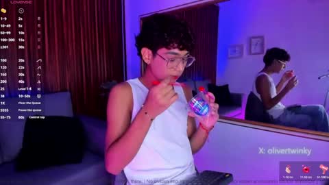 oliver20__ online show from April 12, 4:50 am