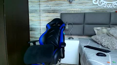 Oliver  online show from February 23, 11:14 pm