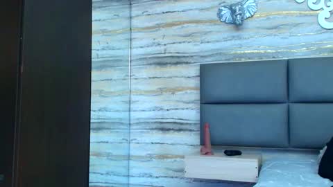 Oliver  online show from December 21, 12:18 am