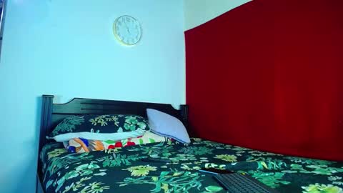 Oliver and MeganIndependent online show from September 22, 9:55 am