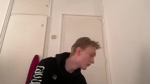 Snapshot of oliver_and_thomas chatting on November 8, 12:38 pm Oliver and Thomas online show from November 8, 12:38 pm