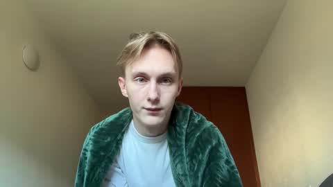 Snapshot of oliver_and_thomas chatting on December 3, 10:02 am Oliver and Thomas online show from December 3, 10:02 am