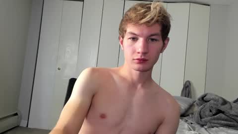 Snapshot of oliver_beck chatting on December 2, 2:20 am Oliver Beck online show from December 2, 2:20 am