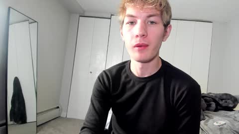 Snapshot of oliver_beck chatting on December 3, 2:47 am Oliver Beck online show from December 3, 2:47 am