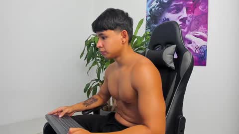 Oliver bray online show from December 4, 1:14 am