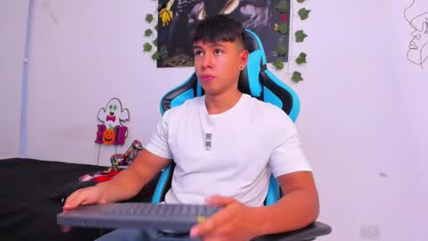 Oliver bray online show from December 25, 10:59 pm