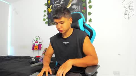 Oliver bray online show from January 21, 12:29 pm