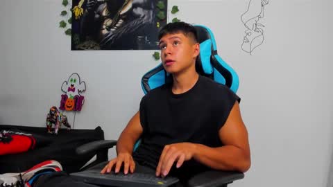 Oliver bray online show from February 4, 12:19 am