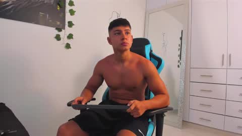 Oliver bray online show from February 18, 6:58 pm