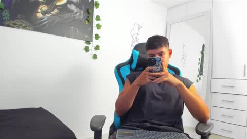 Oliver bray online show from March 3, 9:05 pm