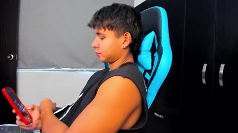 Oliver bray online show from October 15, 6:19 pm