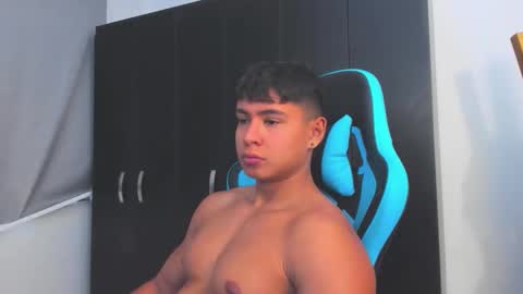 Oliver bray online show from December 22, 9:12 pm