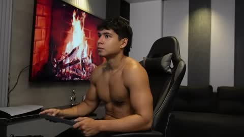 Oliver bray online show from April 7, 4:24 am