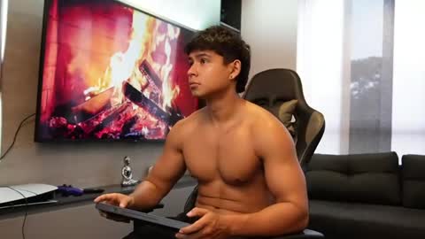 Oliver bray online show from April 8, 10:54 pm