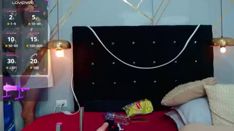 Oliver  Smith online show from December 20, 8:45 pm